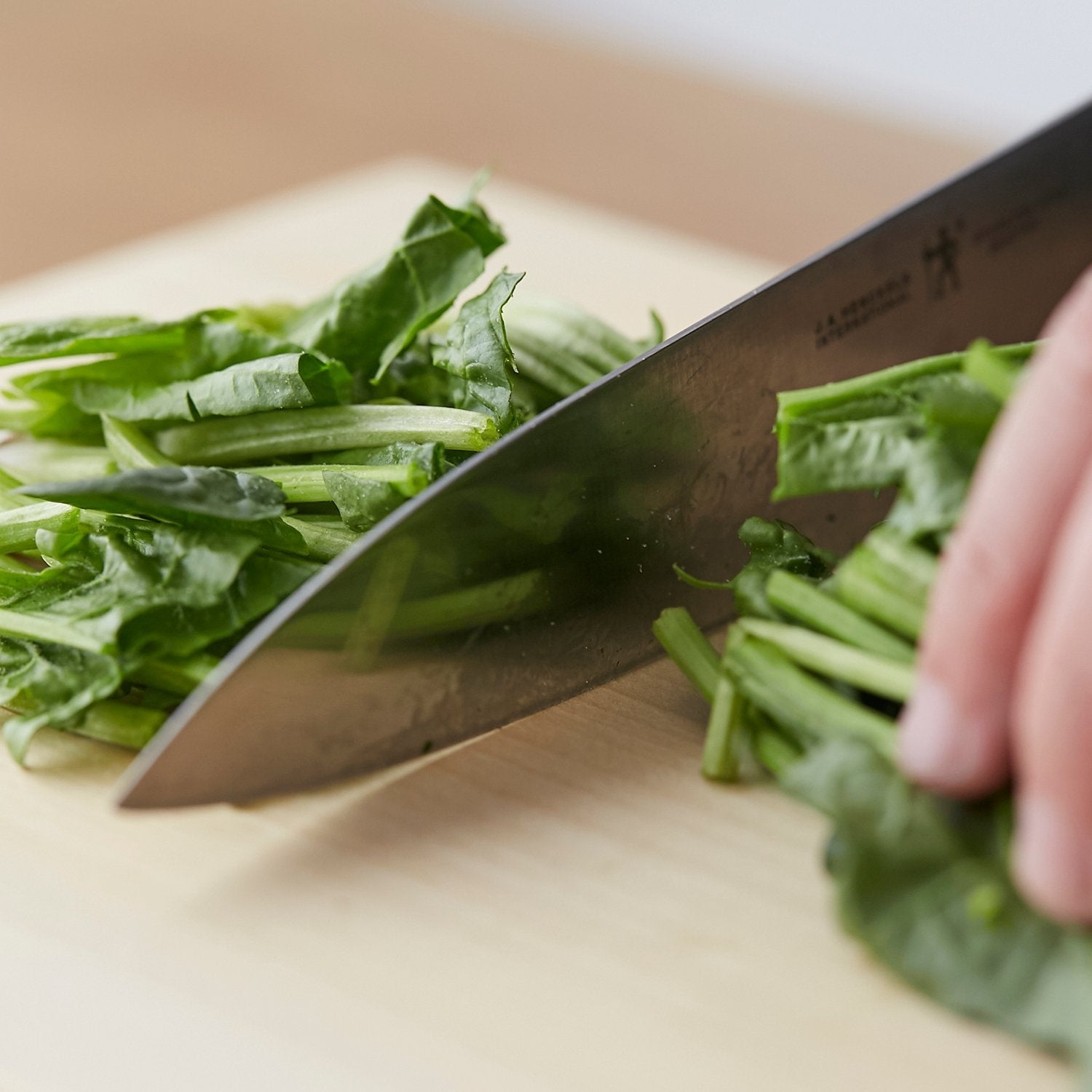 Natural wooden Kiya Ichou Gingko Cutting Board, handcrafted design, suitable for daily use