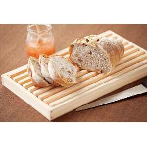 Shimanto Bread Cutting Board in 35x13cm, made of Hinoki cypress, perfect for home kitchens