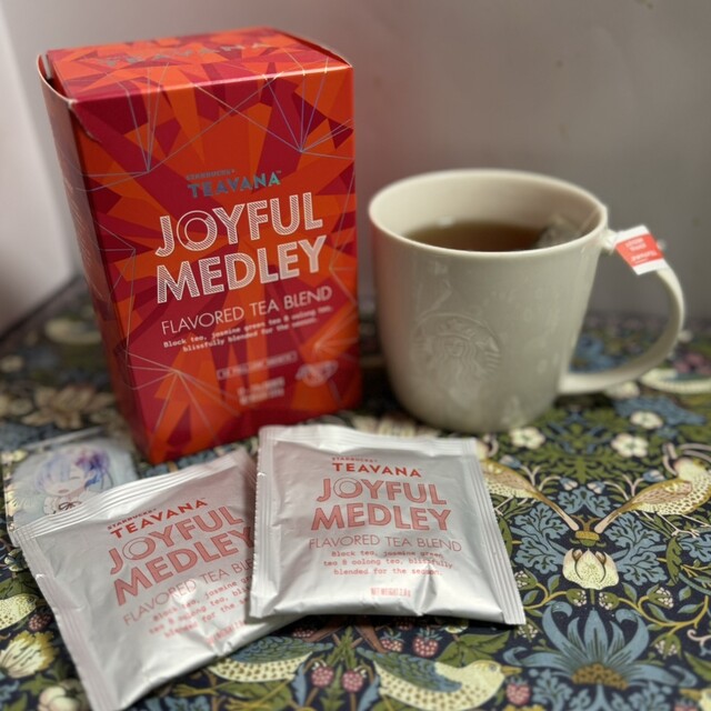 Close-up of Starbucks Japan 2023 Teavana Joyful Medley Blend 12 Tea Bags, featuring premium tea sachets for rich infusion