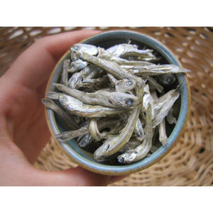 30g Yamaki Dried Anchovy Snack, featuring natural texture and flavor for balanced diets.