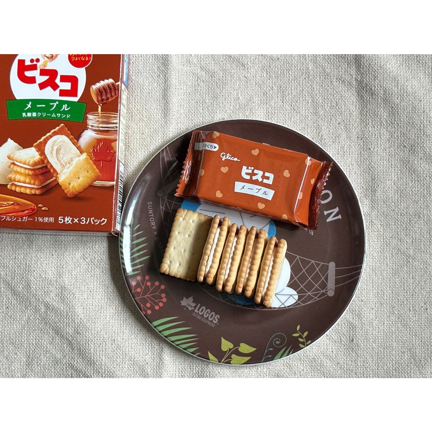 Glico Bisco Maple Syrup Flavored Cream Sandwich Biscuits 15 Pieces (Pack of 5)