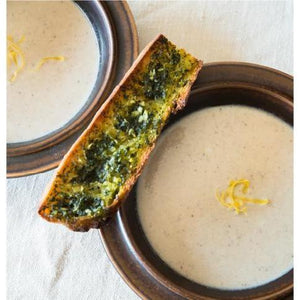 Close-up of Youki Chicken Stock Gara Soup Stock Additive-Free, 400g, featuring additive-free formula for umami flavor