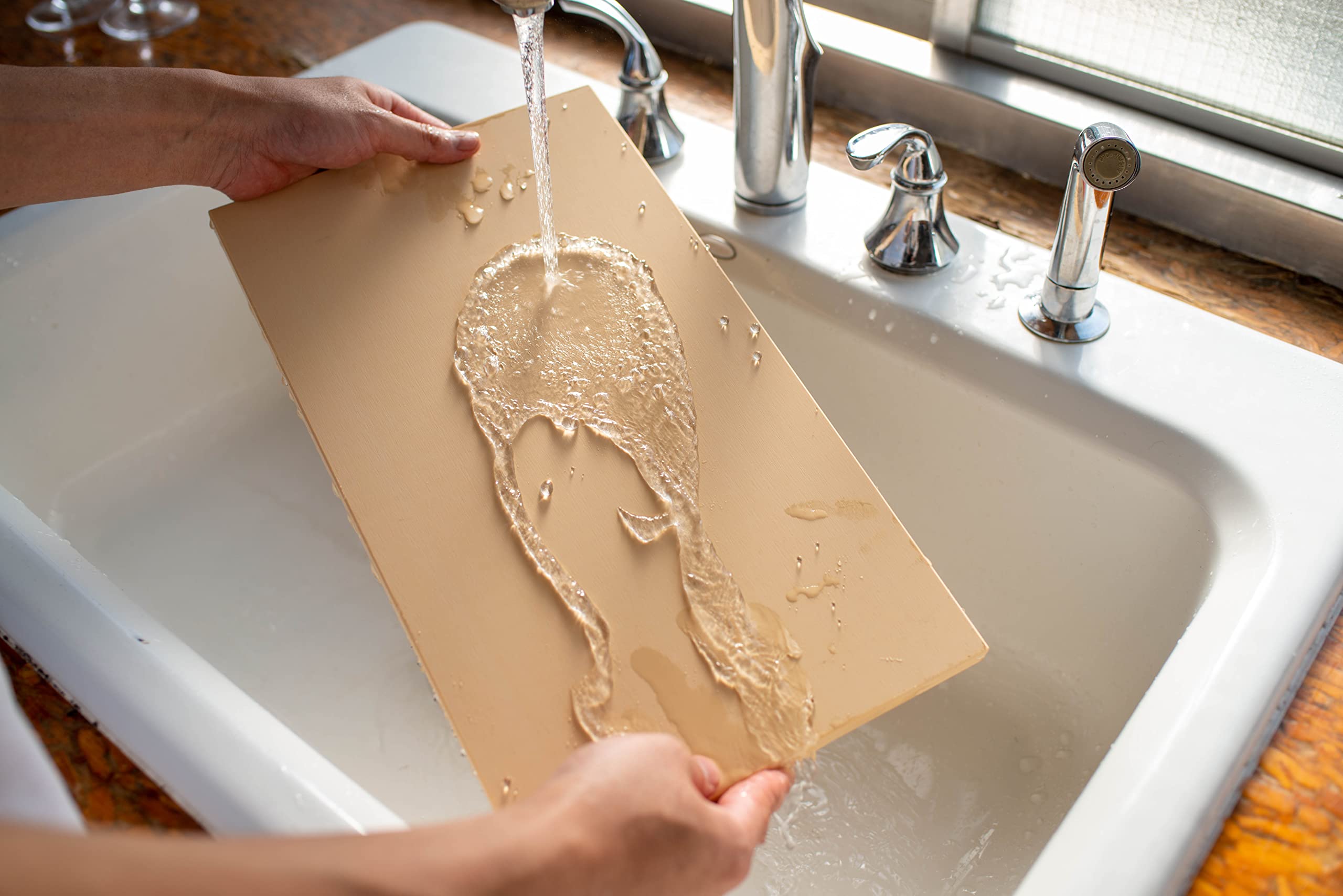 420x250x13mm Asahi Cookin' Cut Rubber Cutting Board, antibacterial material, designed for professional and home use