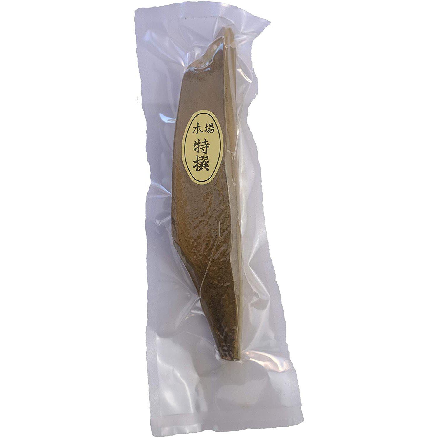 Honkarebushi Whole Japanese Katsuobushi Block (Bonito Belly) 200g, premium dried bonito, ideal for authentic dashi