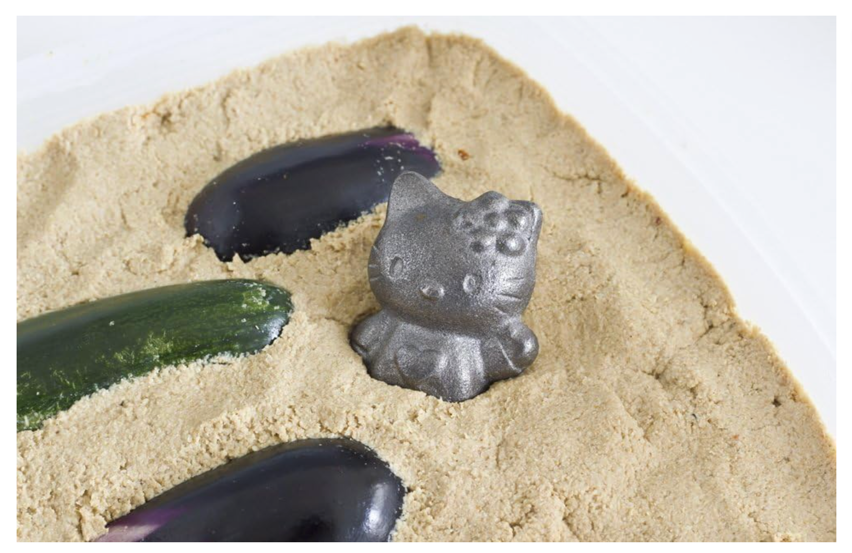 Ikenaga Hello Kitty Iron Ball 188g, designed for health-conscious cooks