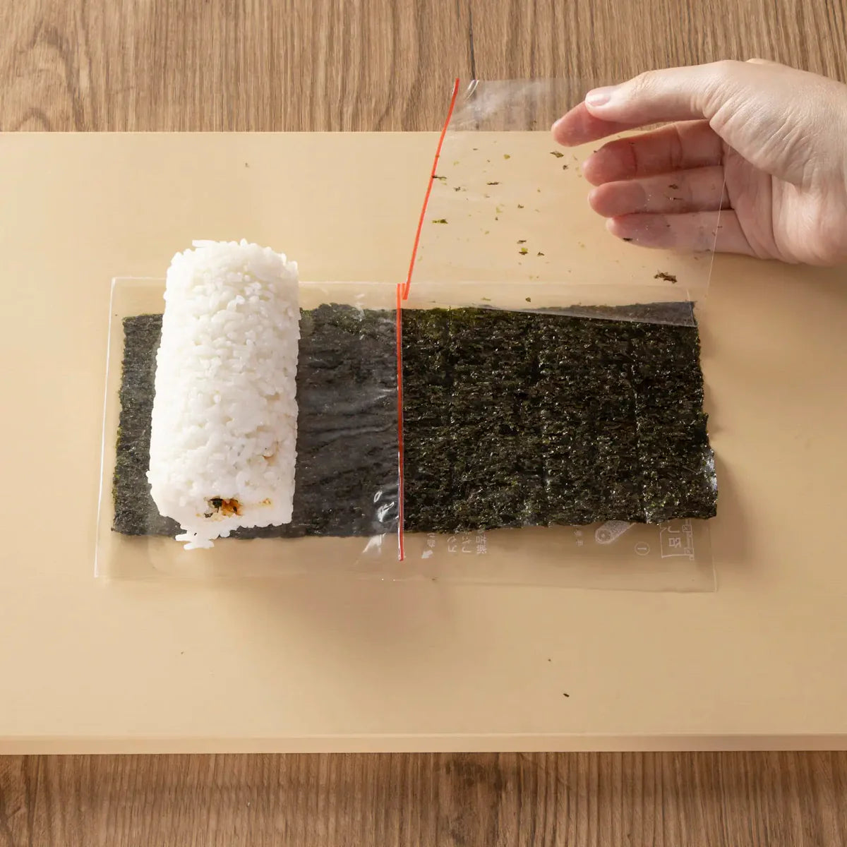 Seinichi Disposable Take-Out Sushi Roll Wrapper in 100 Pcs, portable convenience, perfect for picnics and lunches