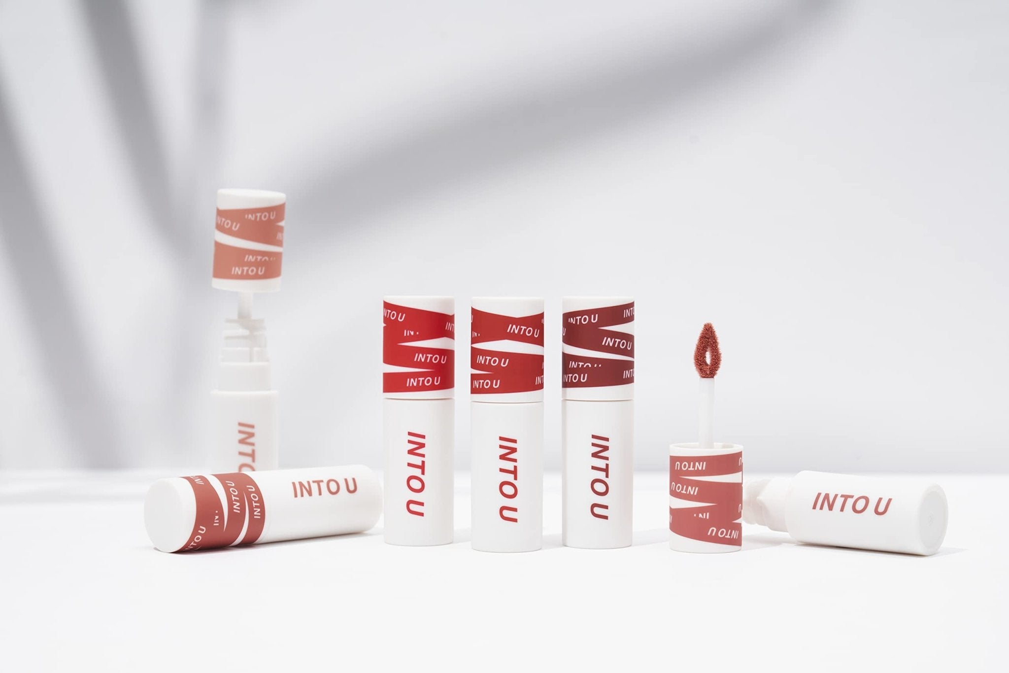 Into U Super Matte Lip EM23 Cover Girl Wine