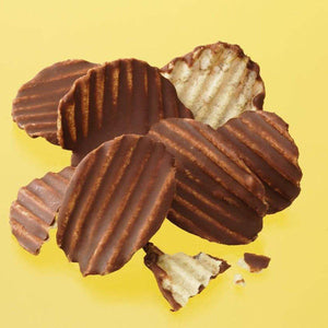 190g Royce Potato Chip Chocolate Original, milk chocolate coating, designed for treat lovers