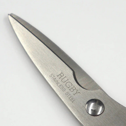 Kiya Rugby Comfortable Thick Handle Kitchen Scissors 182mm in use for food preparation