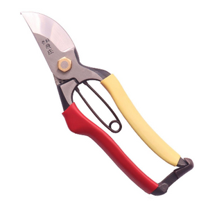Tobisho Carbon Steel Pruning Shears SR-2 185mm offering balanced handling for gardeners