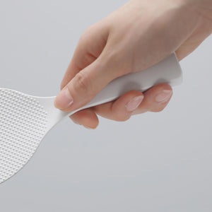 Marna Shamoji Self Standing Rice Scoop Black with ergonomic grip, offering easy handling for families