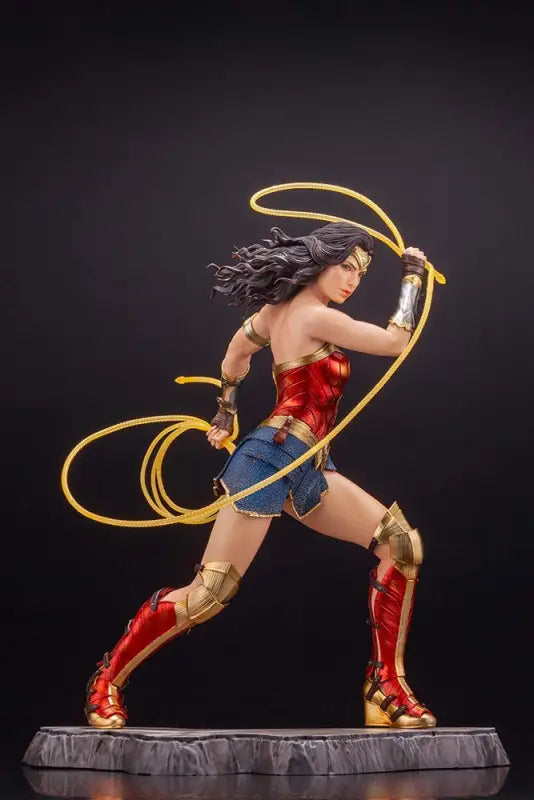 Kotobukiya Artfx Wonder Woman - Ww84 - 1/6 Japanese Pvc Scale Figure Character Toys