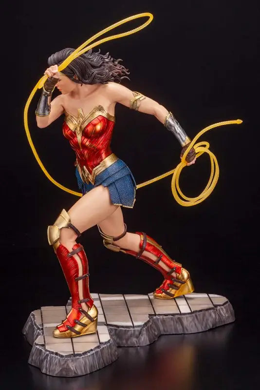 Kotobukiya Artfx Wonder Woman - Ww84 - 1/6 Japanese Pvc Scale Figure Character Toys