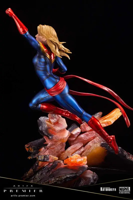 KOTOBUKIYA Mk323 Artfx Premier Captain Marvel 1/10 Figure