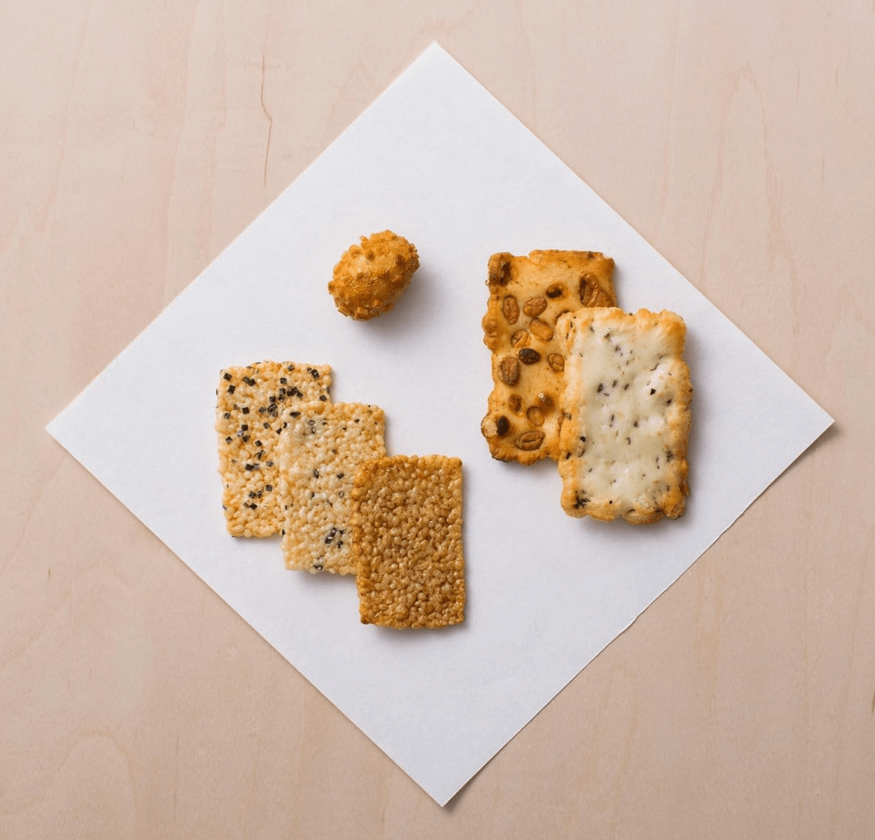 Akasaka Kakiyama Select KS-20, 24 Pieces, beautifully packaged for celebrations and gifting