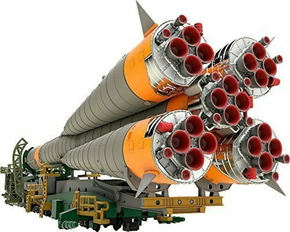 Plastic Model Soyuz Rocket Transport Train 1/150 Scale - Kit