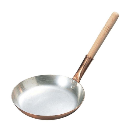 Marushin Copper Oyakodon Pan 17cm in use, perfect for making authentic oyakodon dishes