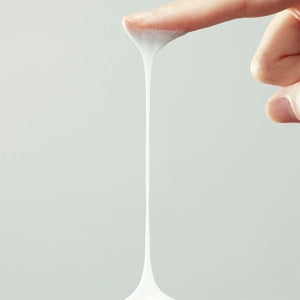 Close-up of Kanebo Comfort Stretchy Wash Moisturizing Facial Cleanser, 130g, featuring HydroST for moisture retention