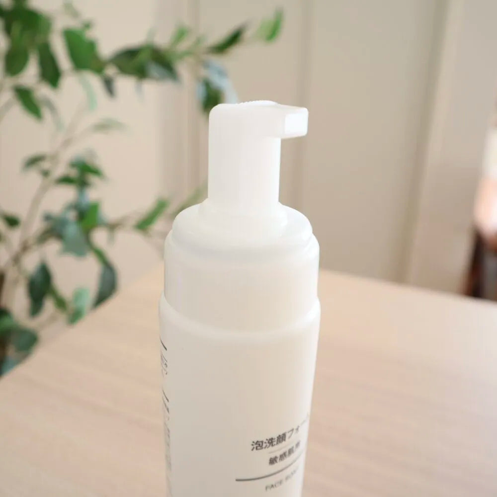 200ml Muji Mild Face Soap Refreshed Skin In The Morning with moisturizing benefits, offering gentle support for sensitive skin