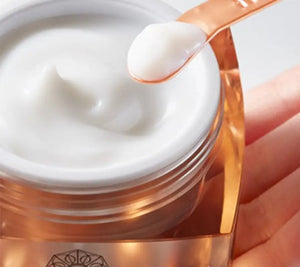 Perfect One Medicinal Wrinkle Stretch Gel Vitamin PP in 50g, moisturizing blend, perfect for all skin types