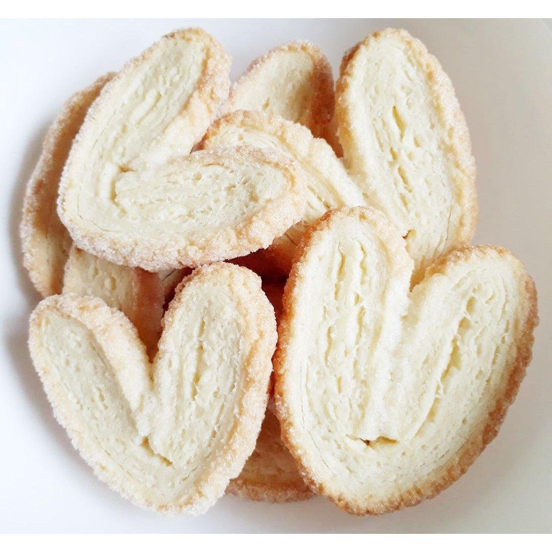 20-piece Furuta Fresh Cream Butterfly Pie Snack, buttery layers designed for sharing and enjoyment.