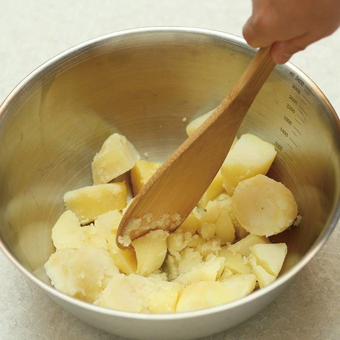 300mm Bamboo Kitchen Turner, lightweight wooden spatula offering eco-friendly use for everyday chefs