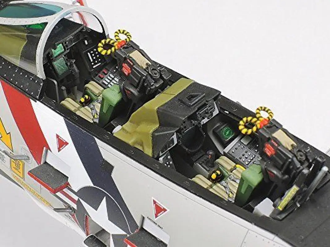 Tamiya 1/48 Grumman F - 14a Tomcat Model Kit - Plastic