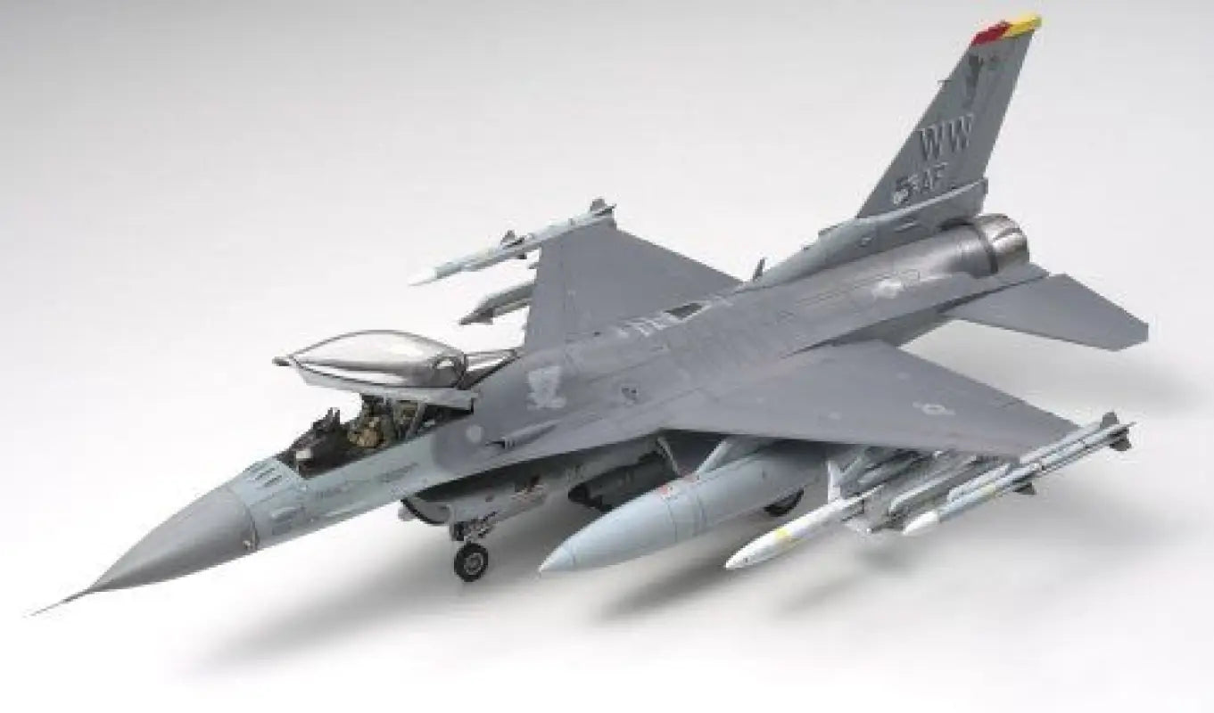 Tamiya 1/48 Lockheed Martin F - 16cj Block 50 Fighting Falcon Model Kit Japan - Plastic