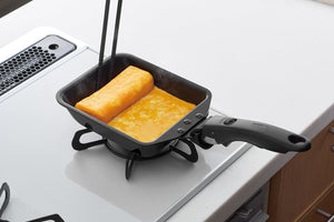 Thermos 15cm Black Egg Frying Pan - Durable Series with Detachable Handle IH Compatible