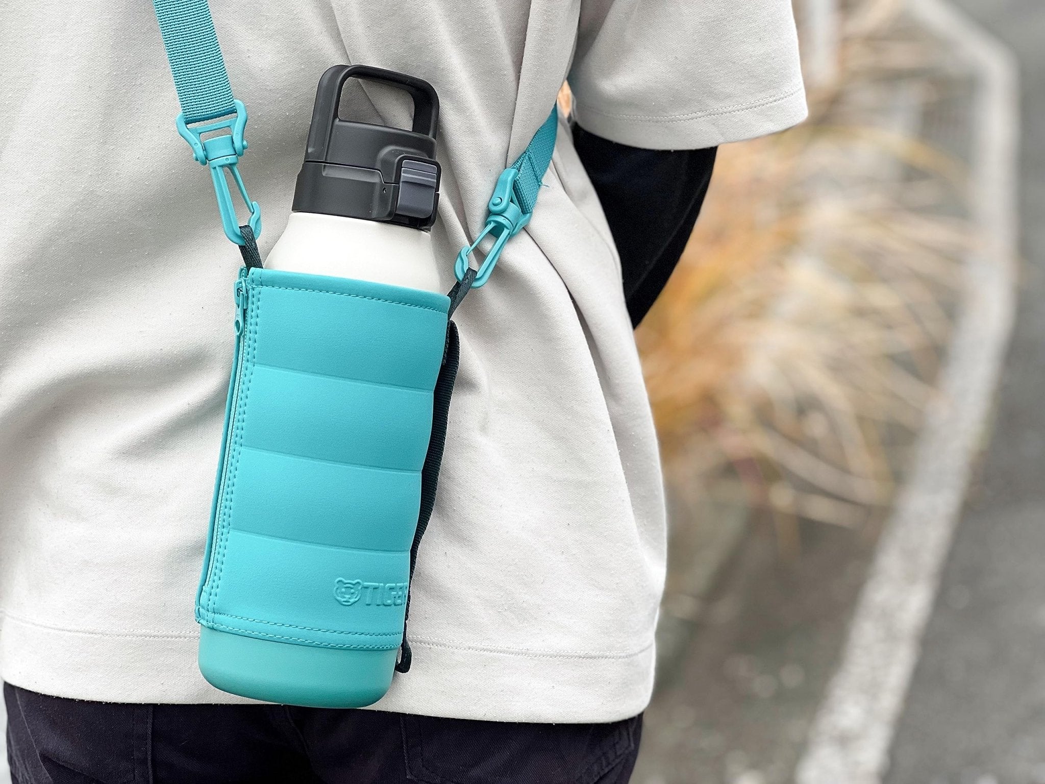 Tiger MTA - B Type Insulated Bottle with Pouch MTA - Z15SKP Black