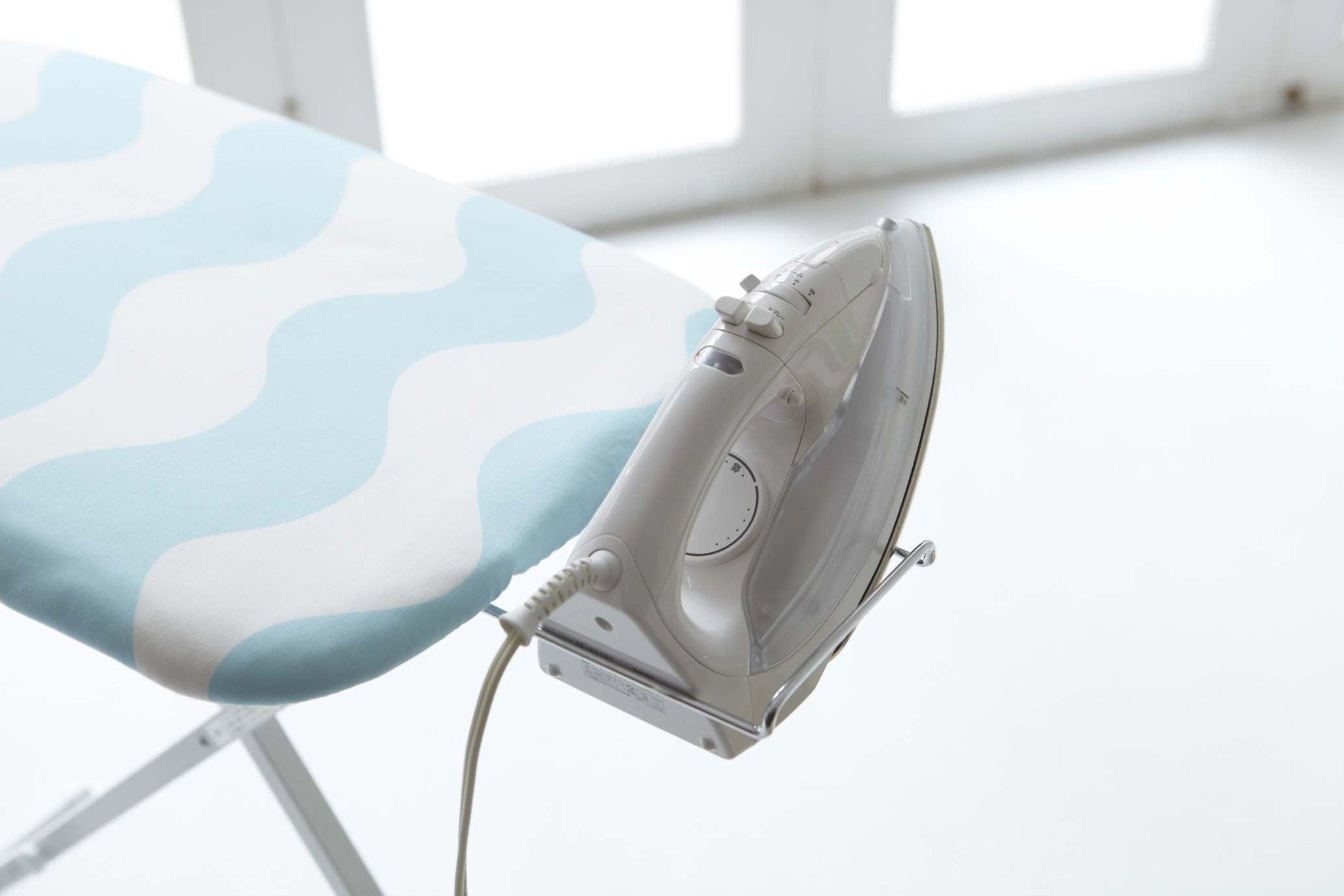 Yamazaki Industrial 7809 Stand - Type Easy Press Made In Japan