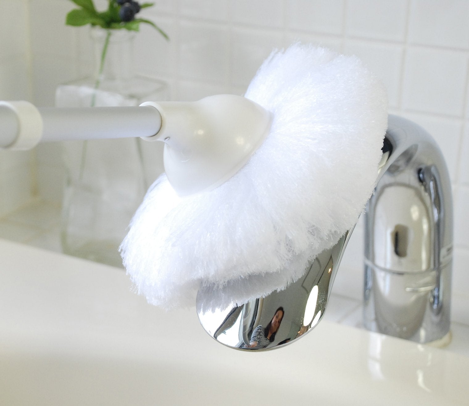 Yamazaki Sangyo Japan Bath Cleaning Brush Telescopic Unit Antibacterial White 174966 Bonkun