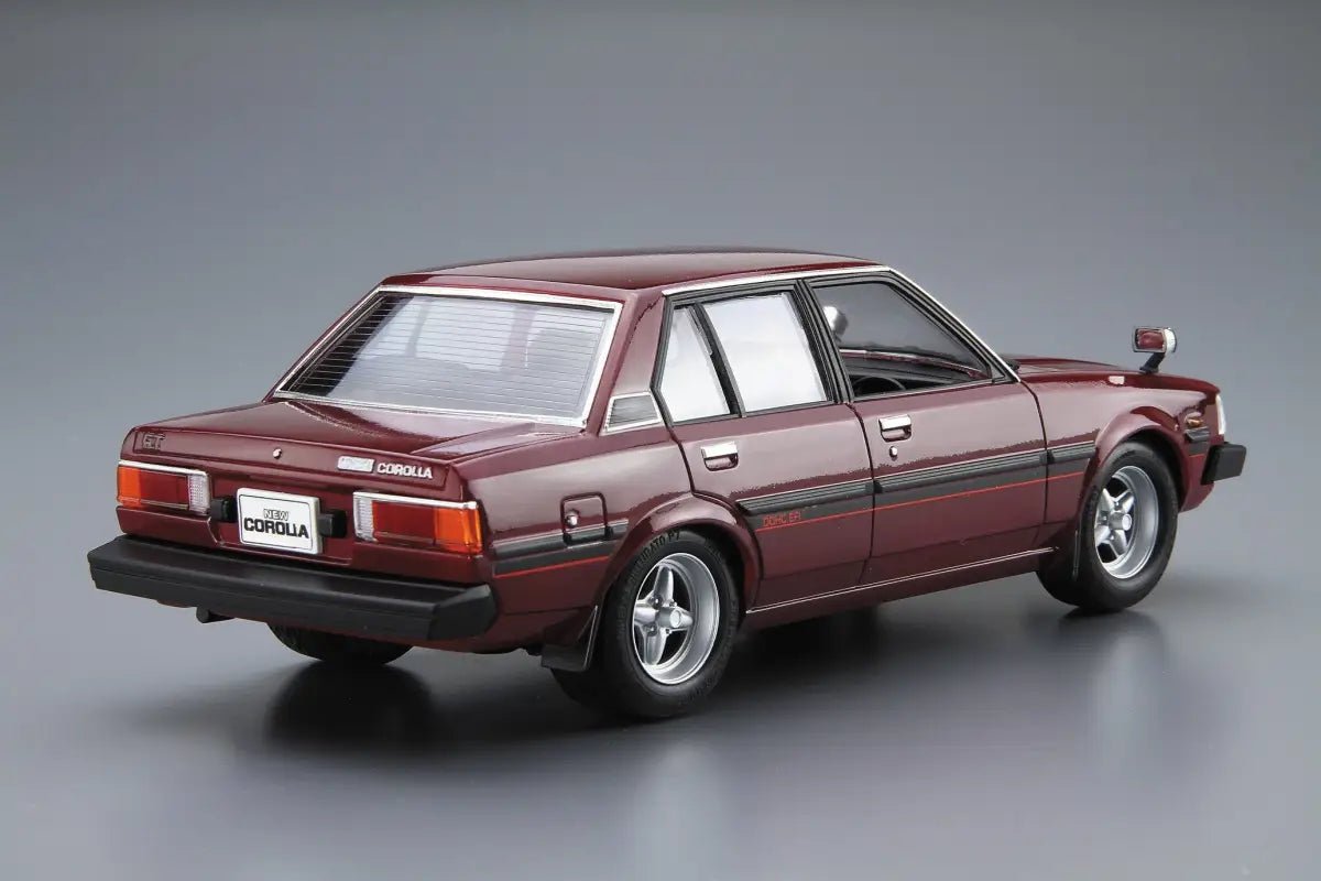 AOSHIMA 53454 The Model Car 44 Toyota E70 Corolla Sedan Gt/Dx 1979 1/24 Scale